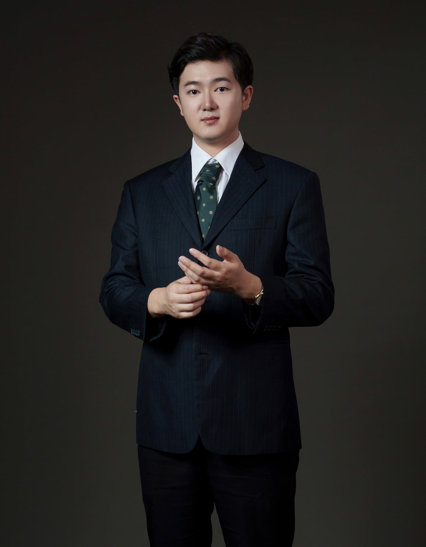 睿扬律师事务所 - 国际业务部秘书长,专职律师 - 丰朔
