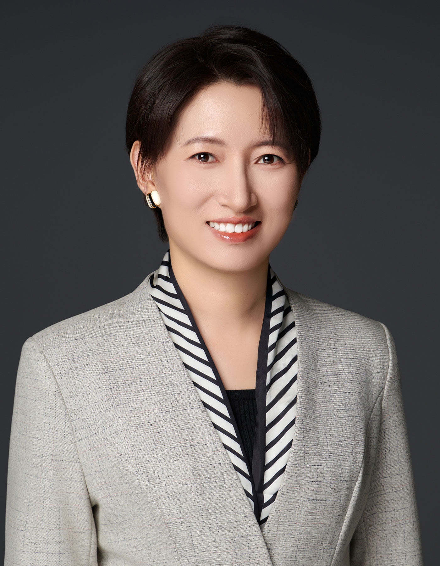 睿扬律师事务所 - 专职律师,知识产权业务部副主任 - 李晓瑞