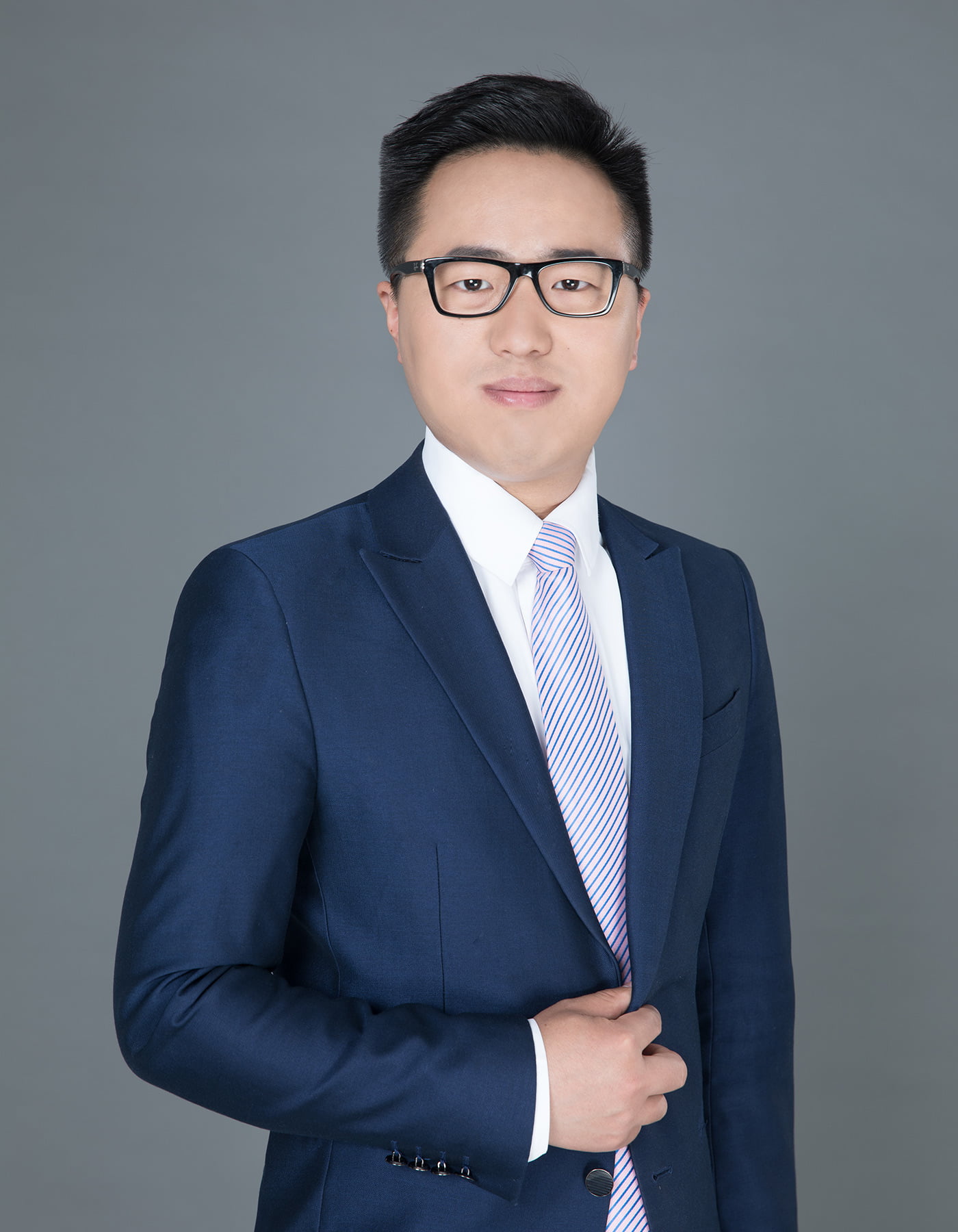 睿扬律师事务所 - 合伙人、常务副主任 - 王战辉