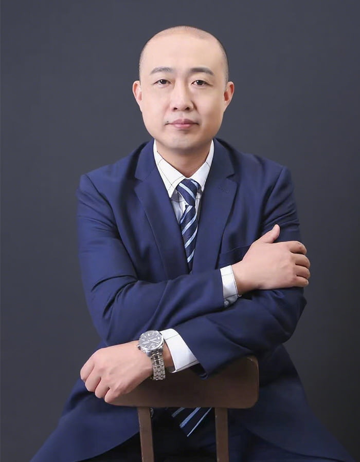 睿扬律师事务所 - 高级合伙人,监事长 - 许可